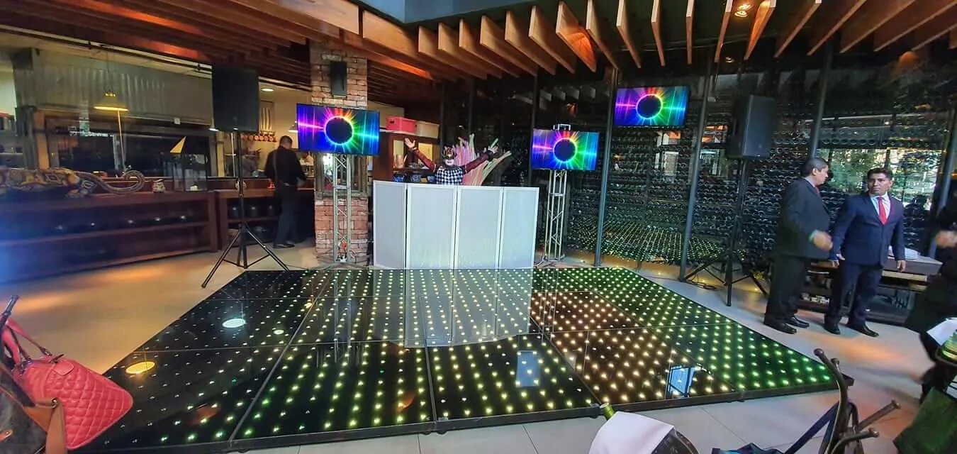 DJ & Pista Iluminada